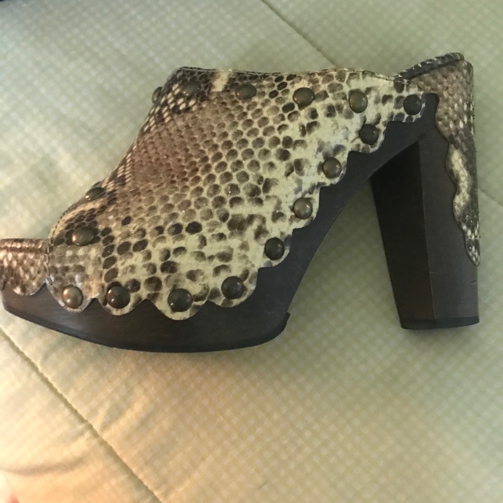 Stuart Weitzman clogs - Picture 3 of 7